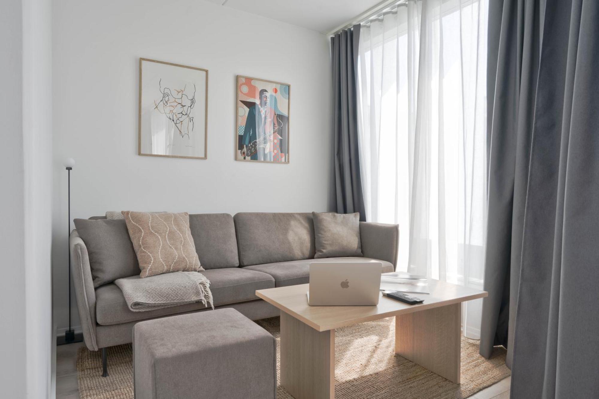 Bob W Gamle Apartment