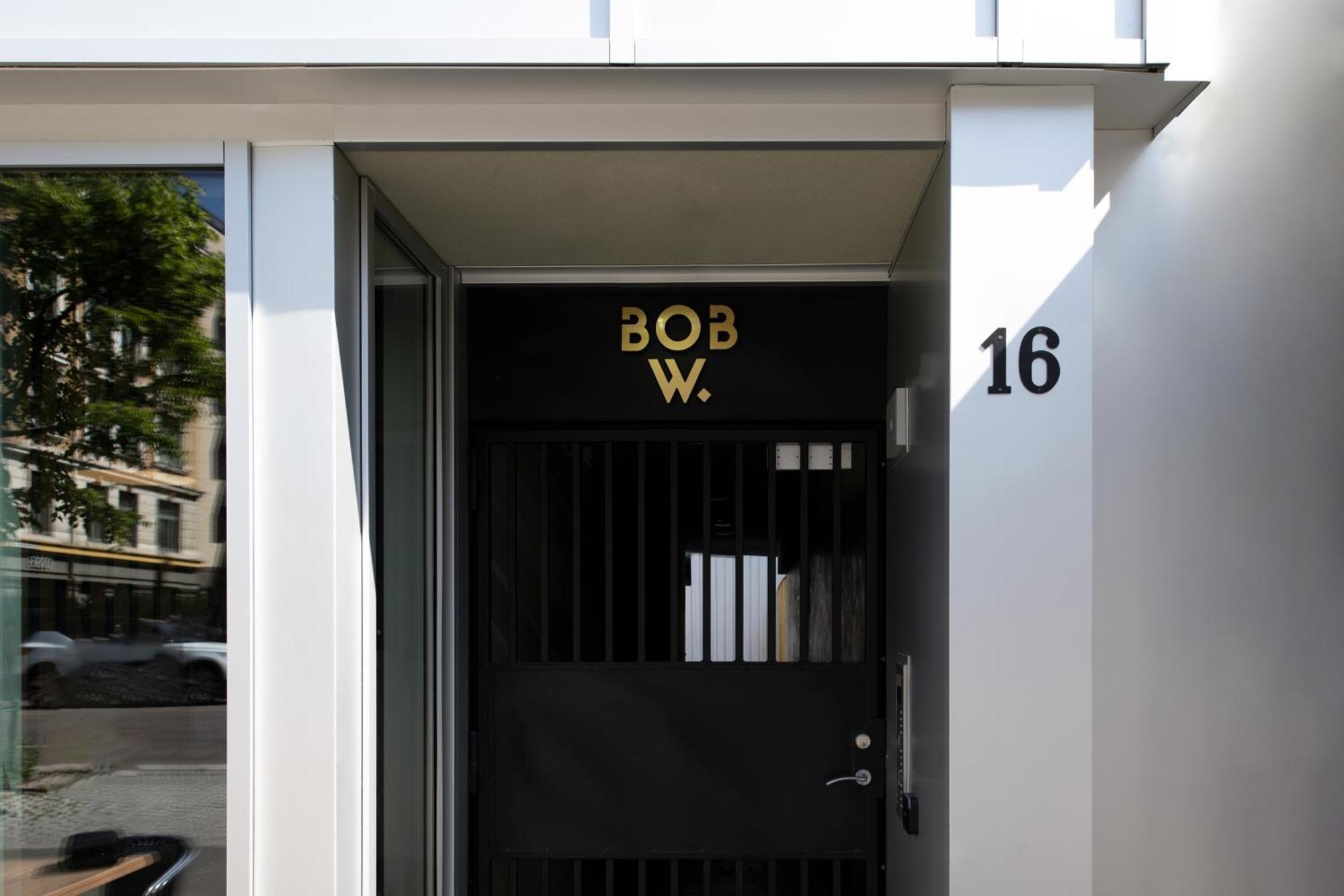 Bob W Gamle *